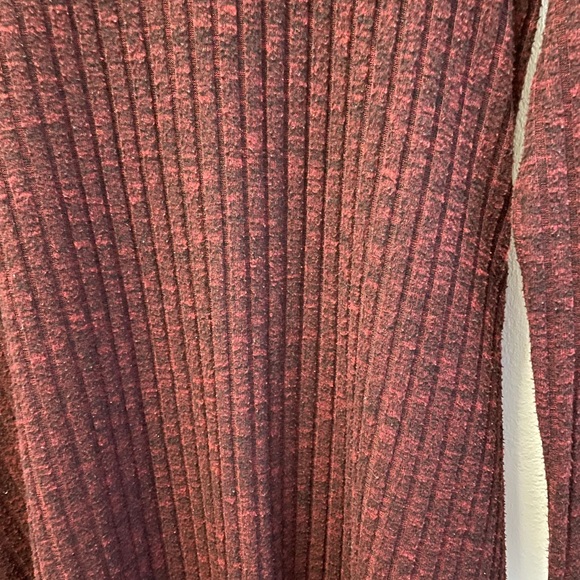 Go Couture Maroon Textured Below the Knee Dress - Picture 3 of 7